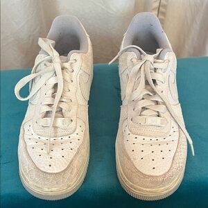 Nike Air Force 1 low python  Dx-2678_ 100  whiteTextured Sneakers sz 5.5